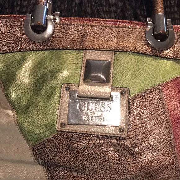 Guess bag 15”l 8.5”h 4”width - Picture 2 of 5